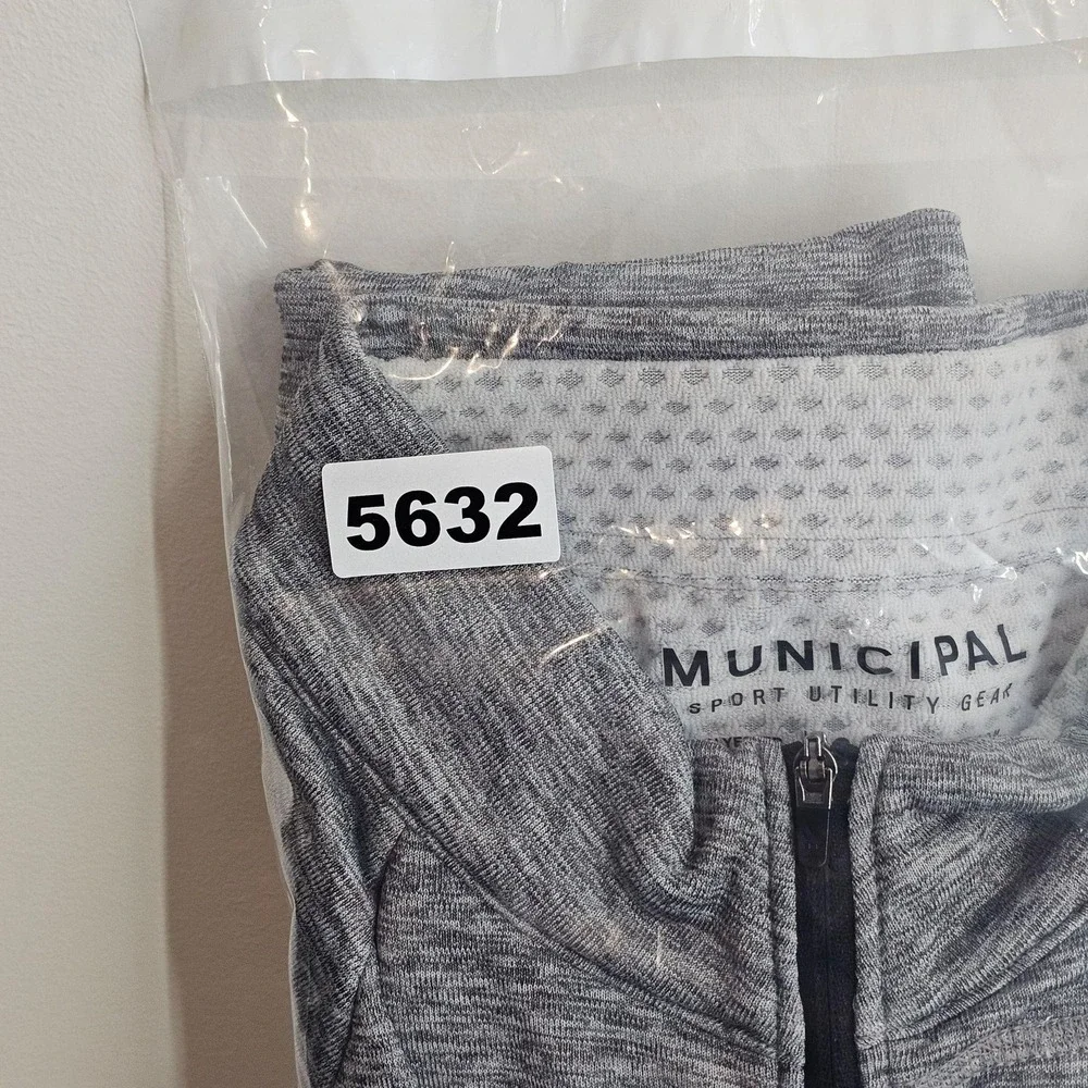 Municipal Sport Utility Gear Pullover Mens Small Gray 1/4 Zip Mock Neck Athletic